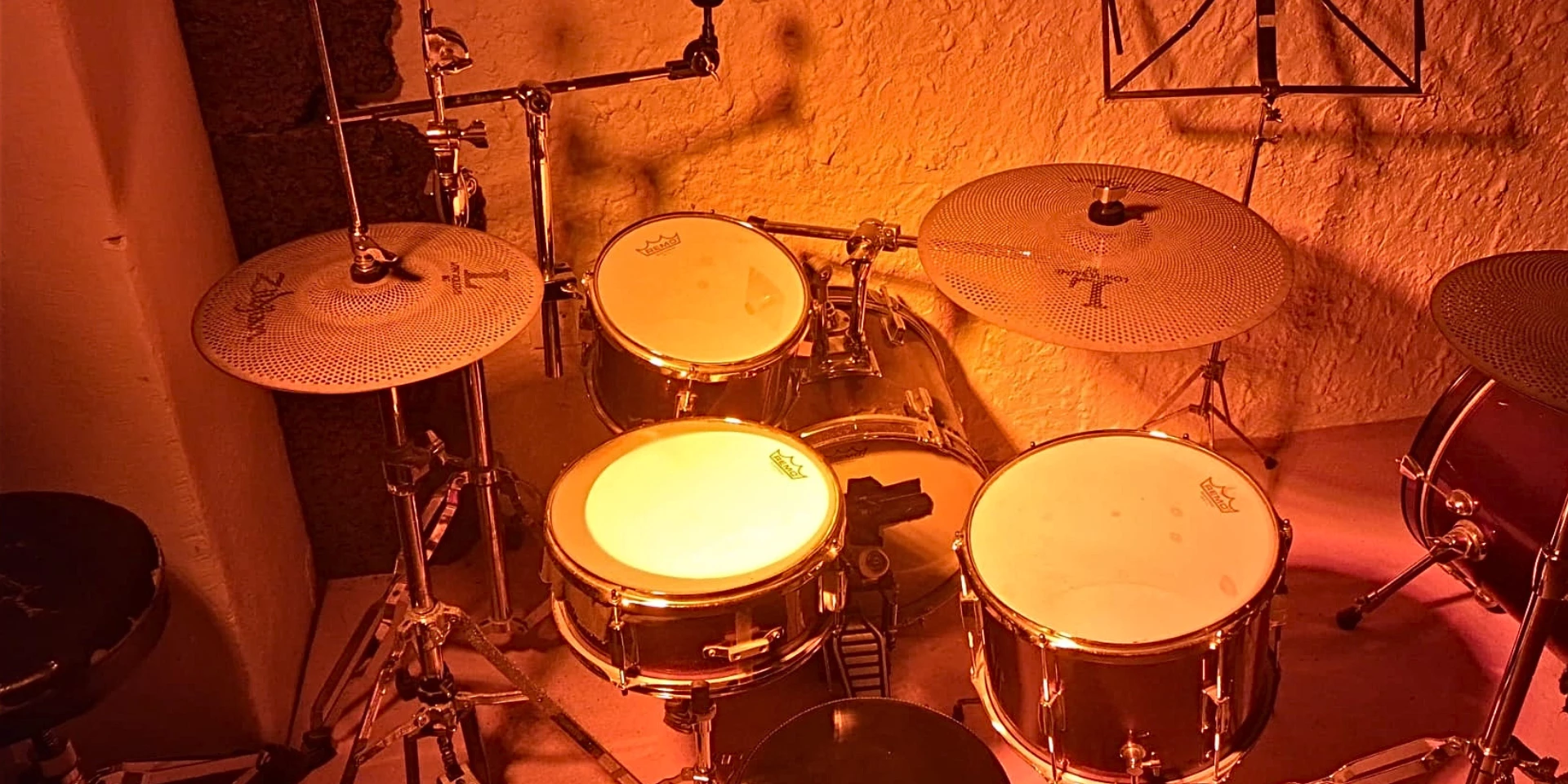 Sala Laranja - Sala de formação de bateria e percussão de 6m² na LXPRO