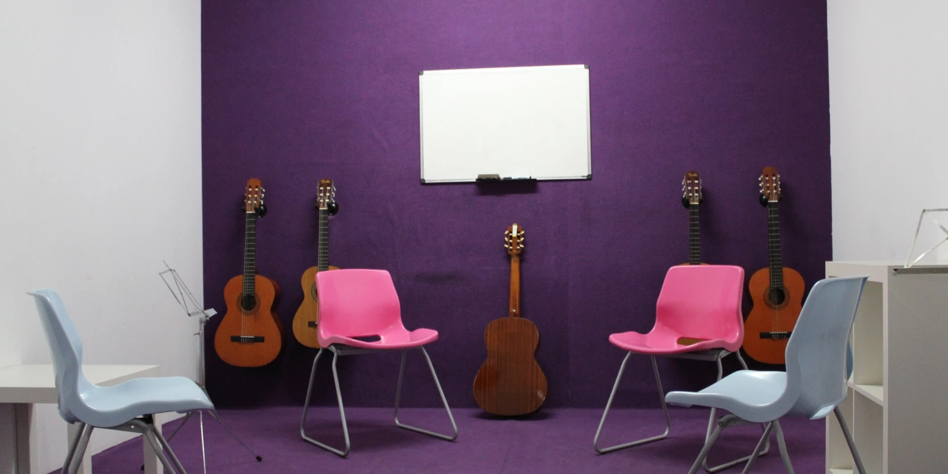 Instrumentos de cordas da Sala Violeta da LXPRO